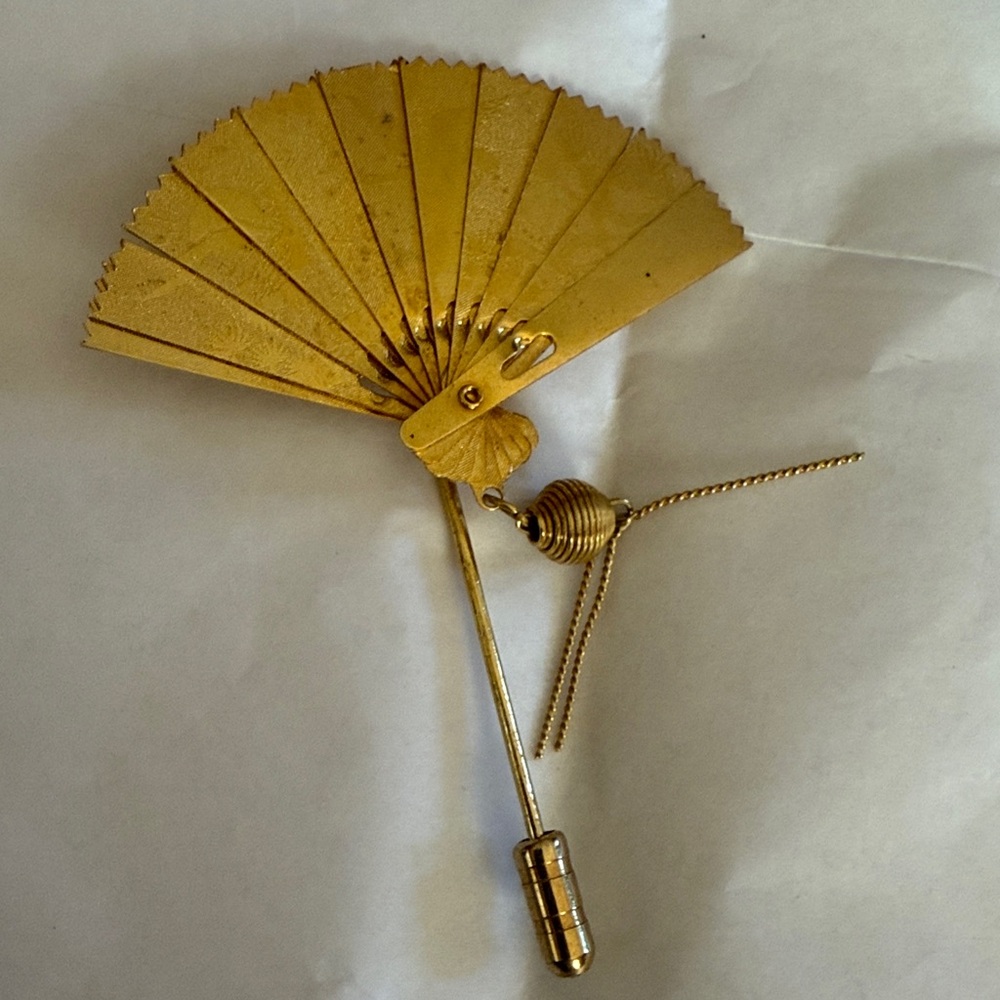 Vintage Fan-Shaped stick pin